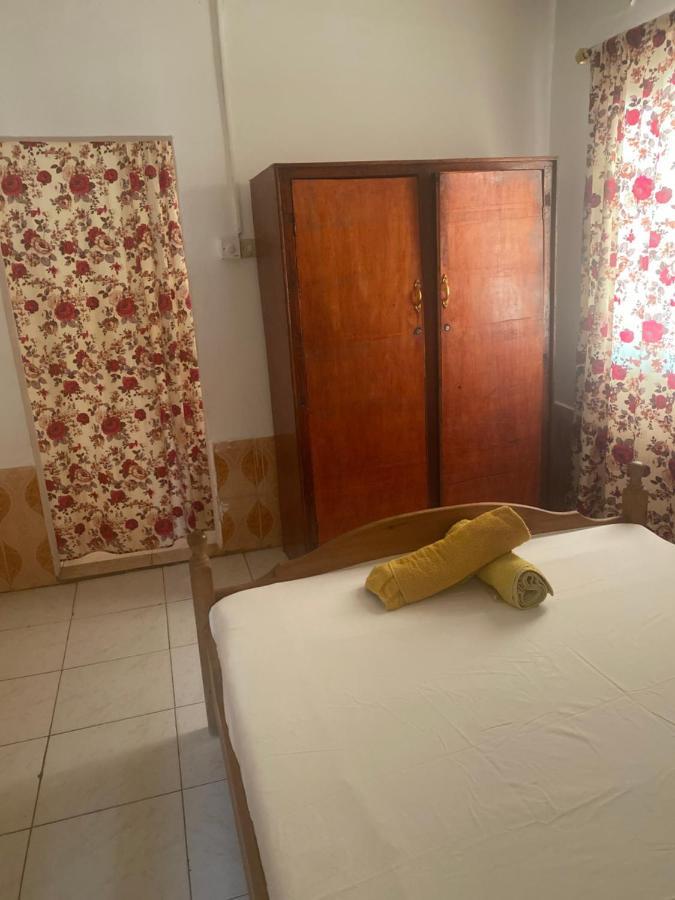 One World Village Guesthouse Bakau Exteriör bild