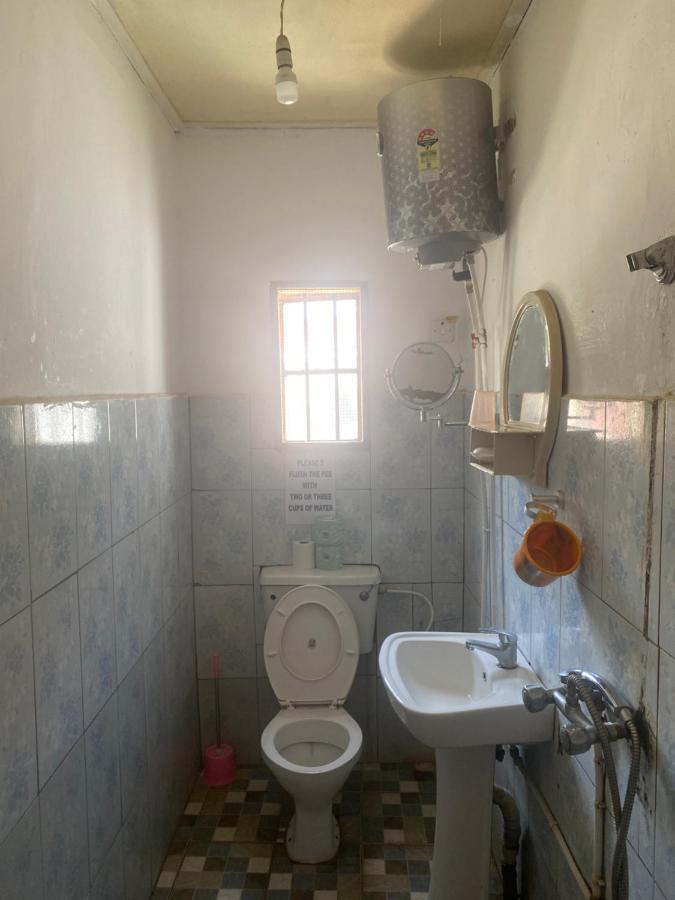 One World Village Guesthouse Bakau Exteriör bild