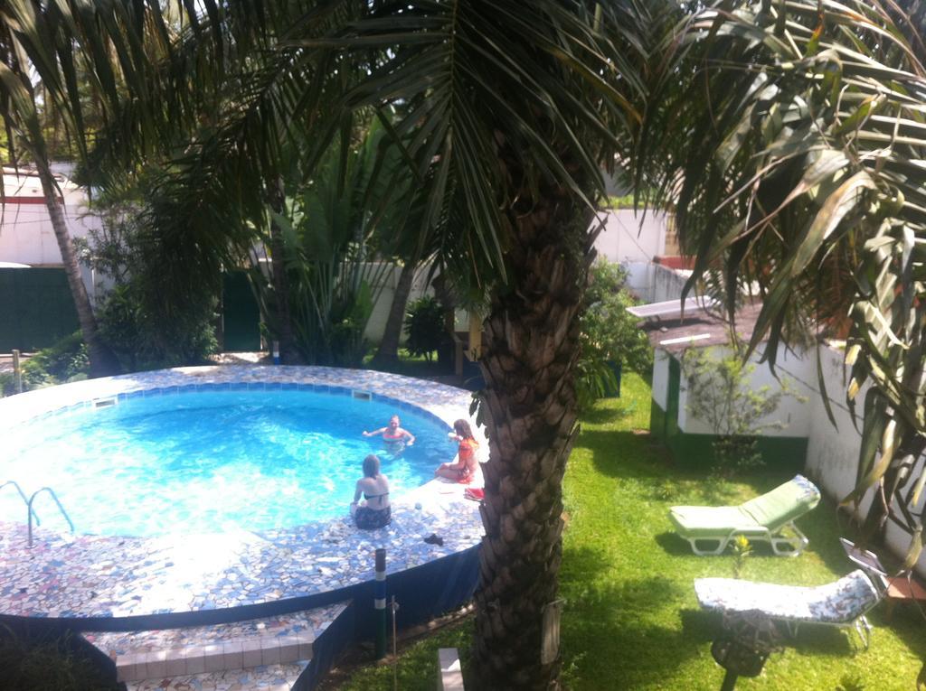 One World Village Guesthouse Bakau Exteriör bild