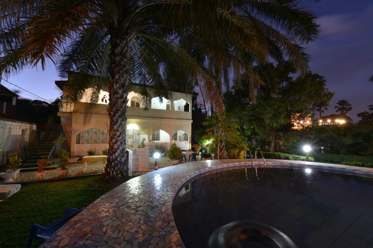 One World Village Guesthouse Bakau Exteriör bild